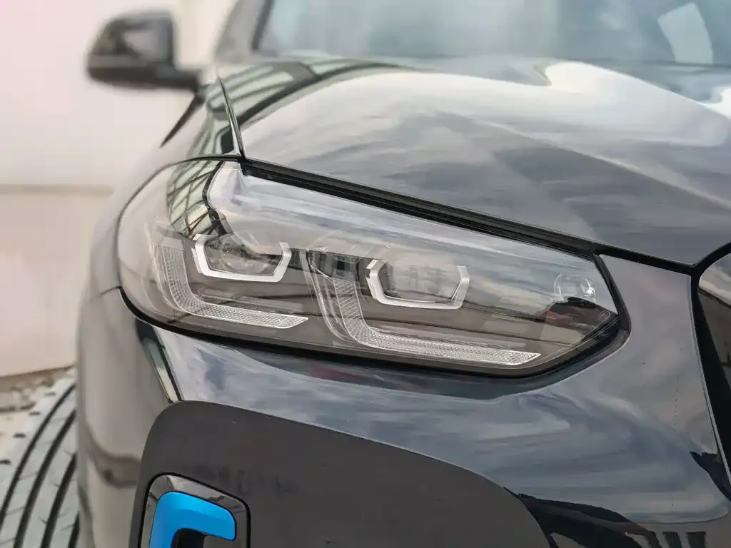 BMW iX3 — фото 9