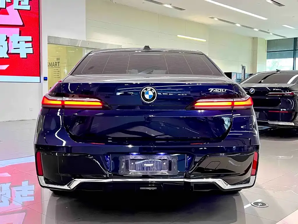 BMW 7 Series — фото 10