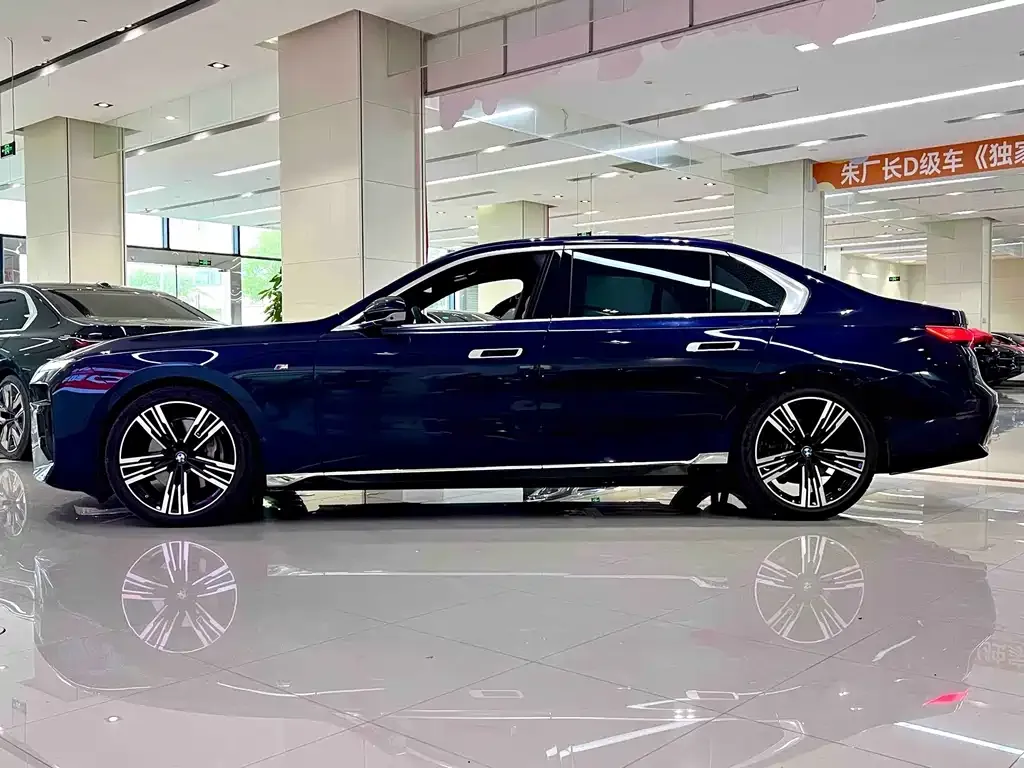 BMW 7 Series — фото 4