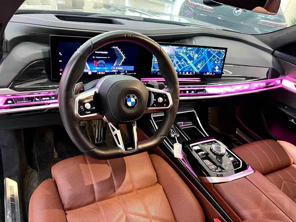 BMW 7 Series — фото 9