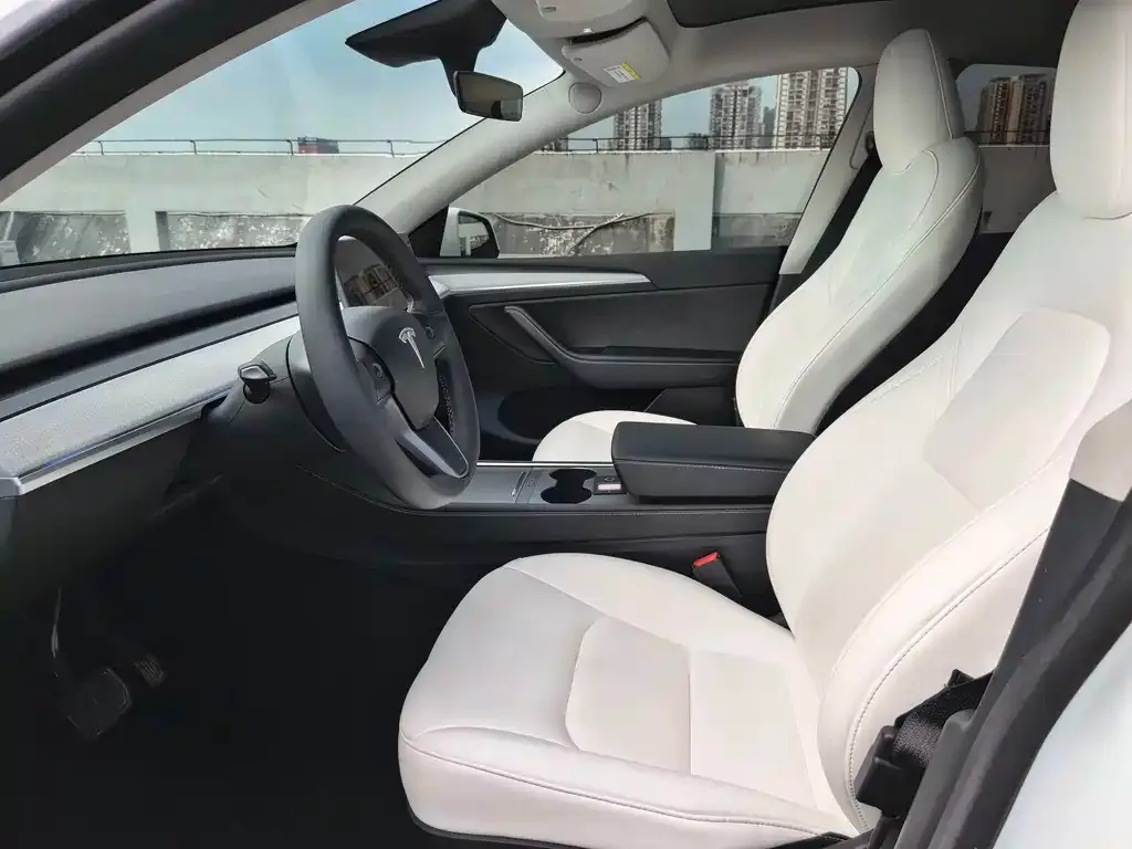 Tesla Model Y — фото 4