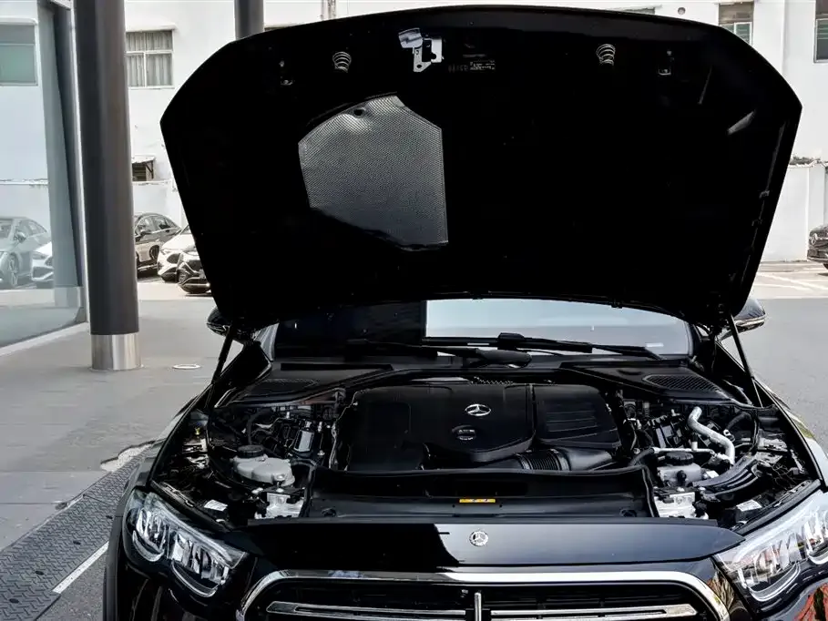 Mercedes-Benz E-Class — фото 4