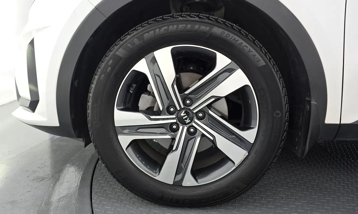 Kia Sorento — фото 8