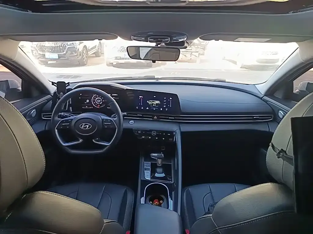 Hyundai Elantra — фото 9