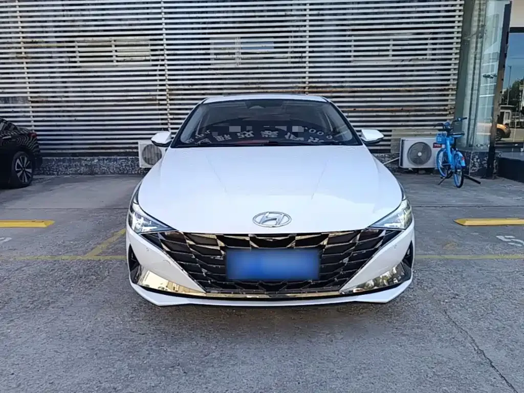 Hyundai Elantra — фото 2