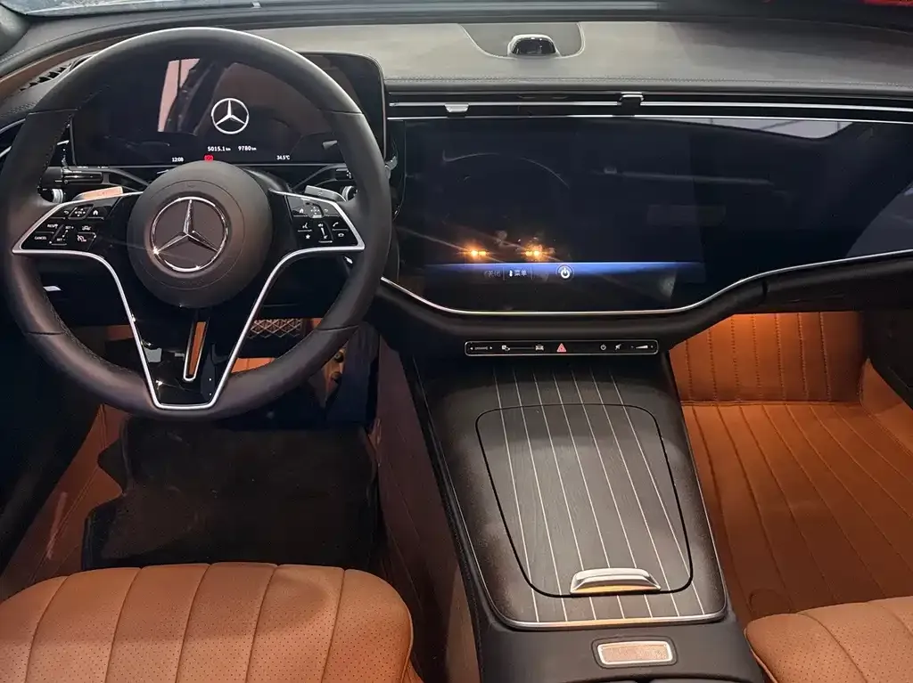 Mercedes-Benz E-Class — фото 10