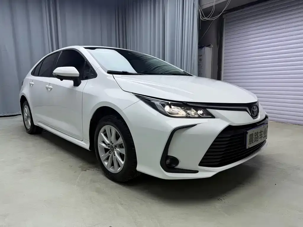 Toyota Corolla — фото 10