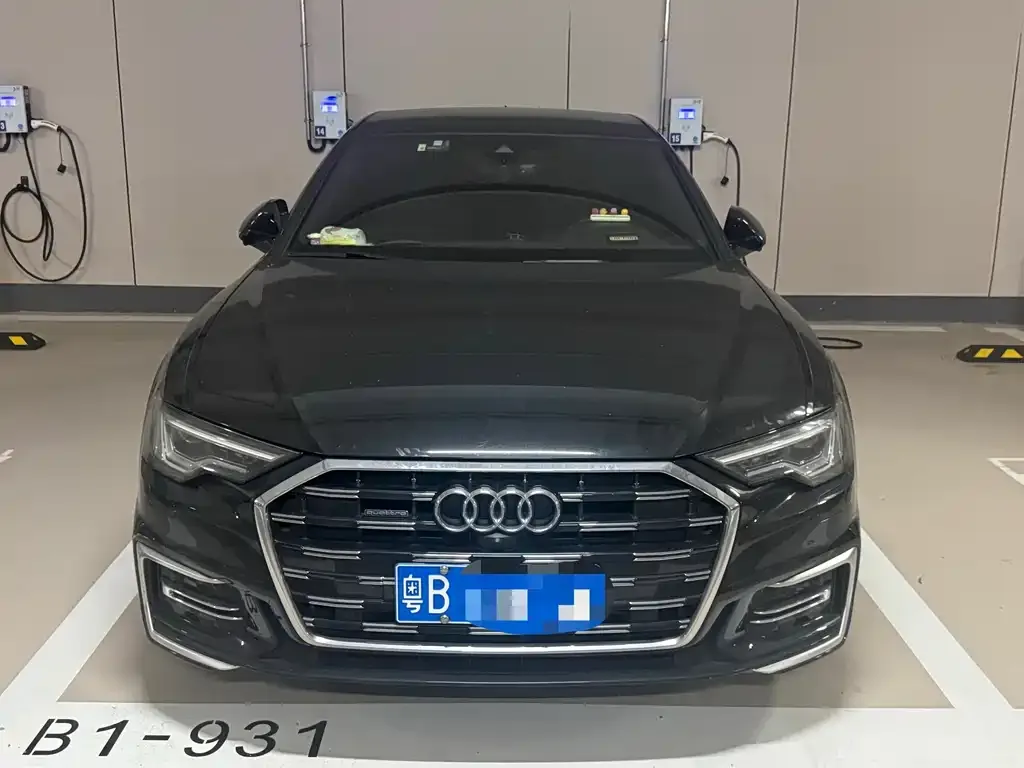 Audi A6L — фото 1