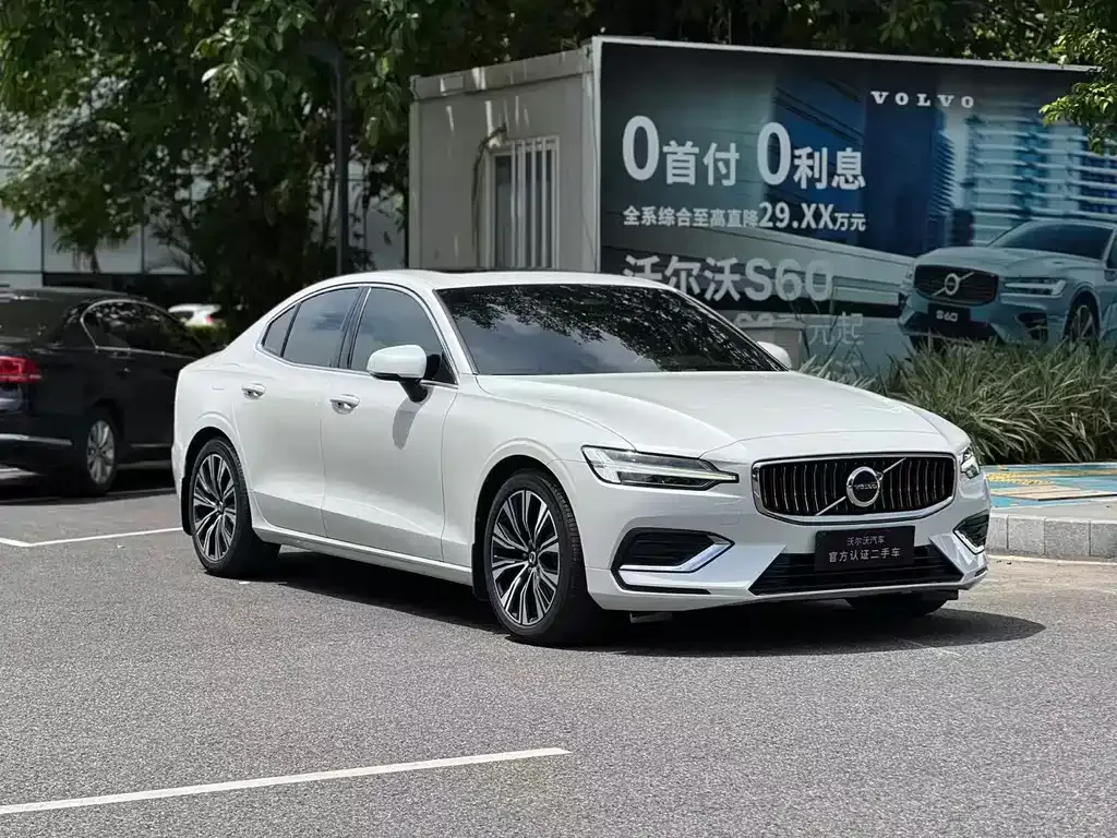 Volvo S60 — фото 6