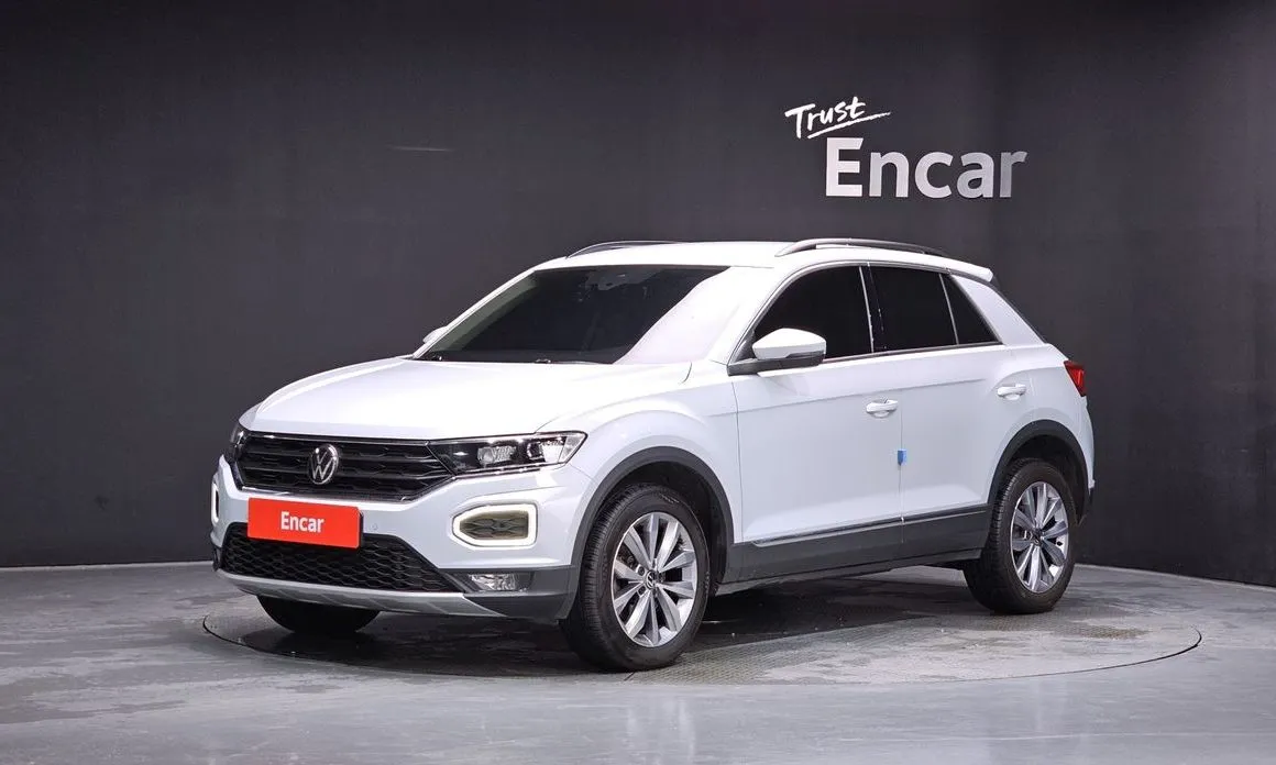 Volkswagen T-Roc — фото 1