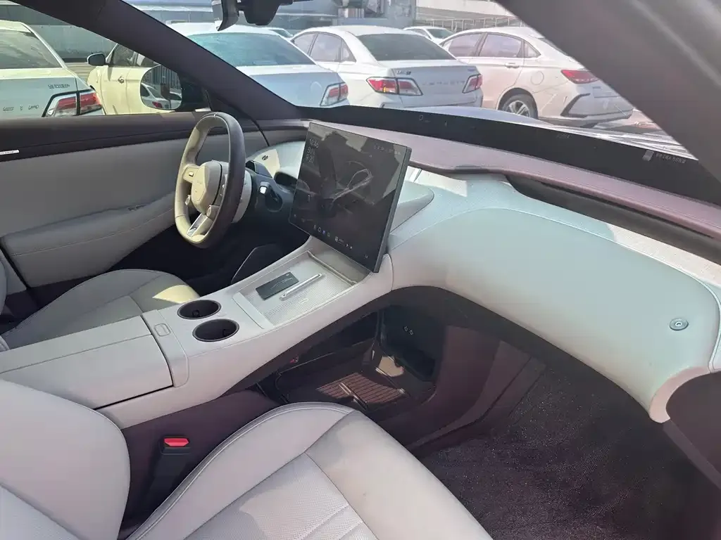 Xiaomi YU7 — фото 9
