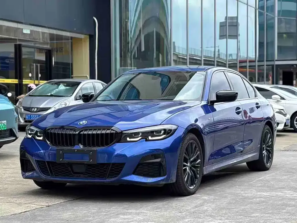 BMW 3 Series — фото 1