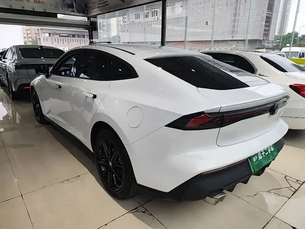 Changan UNI-V iDD — фото 10