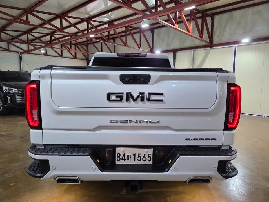 GMC Sierra — фото 8