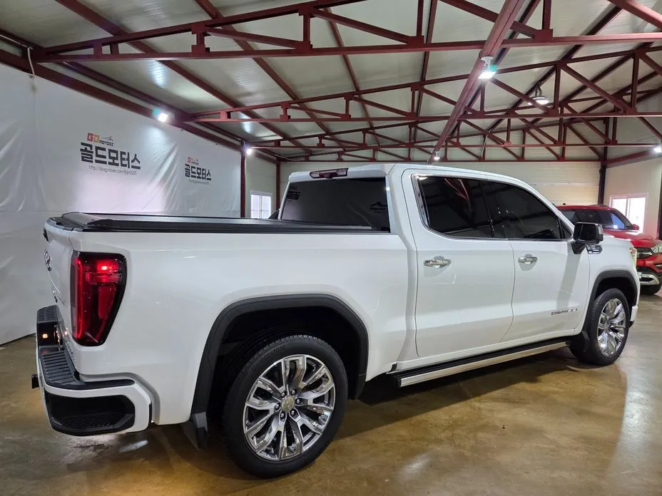 GMC Sierra — фото 7