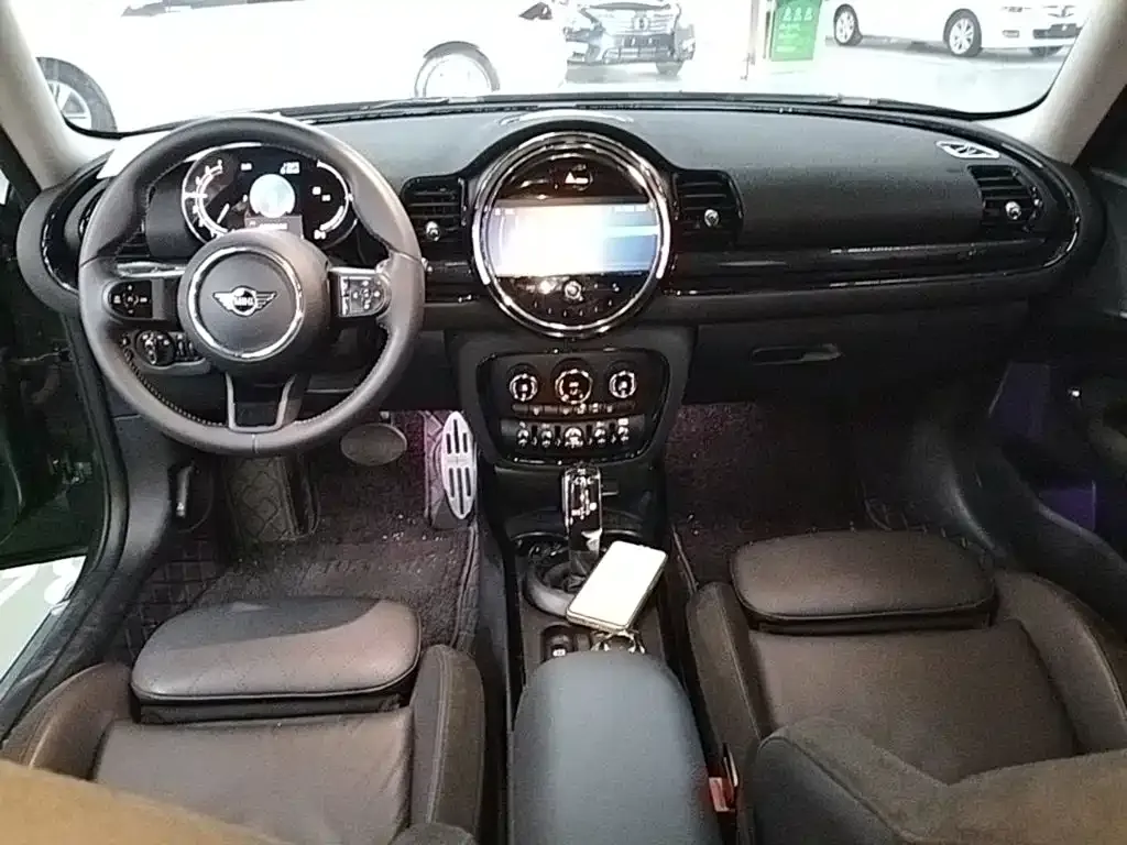 MINI Clubman — фото 4