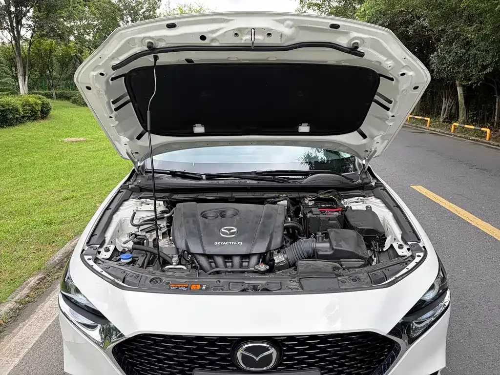 Mazda 3 Axela — фото 4