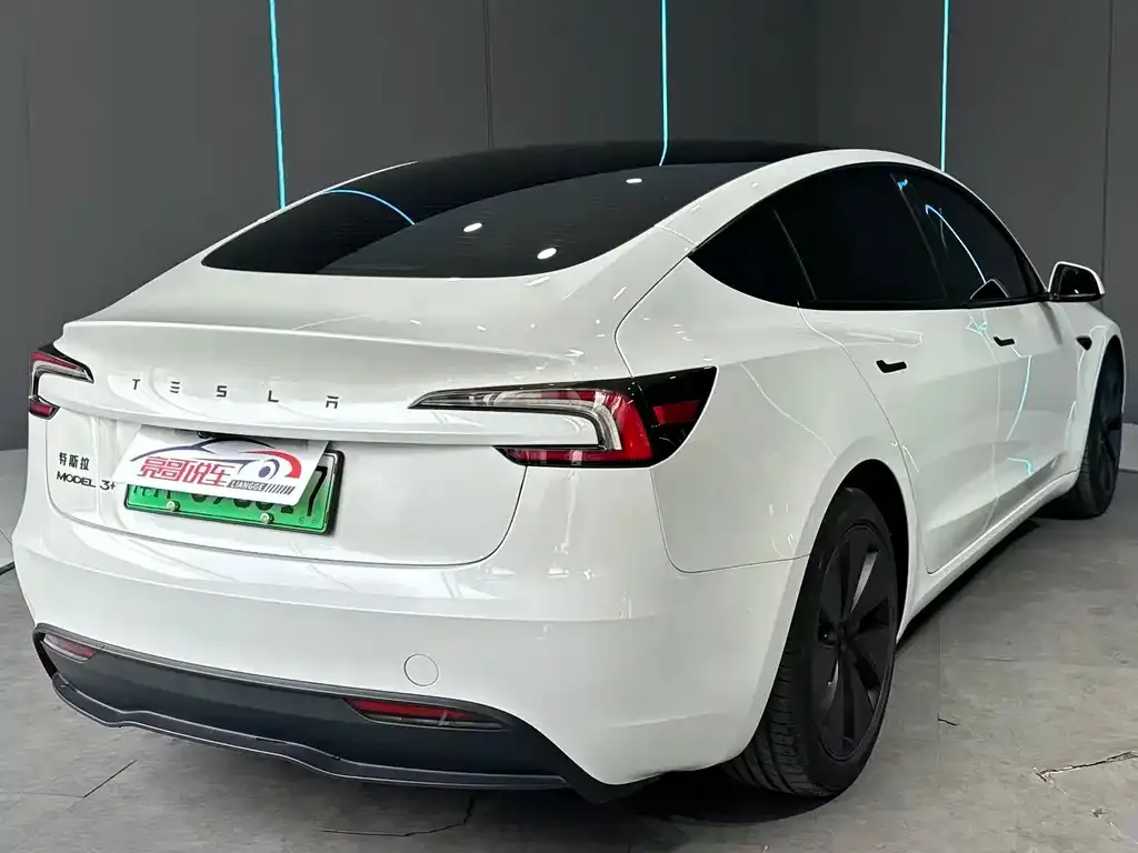 Tesla Model 3 — фото 8