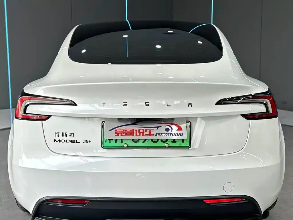 Tesla Model 3 — фото 9
