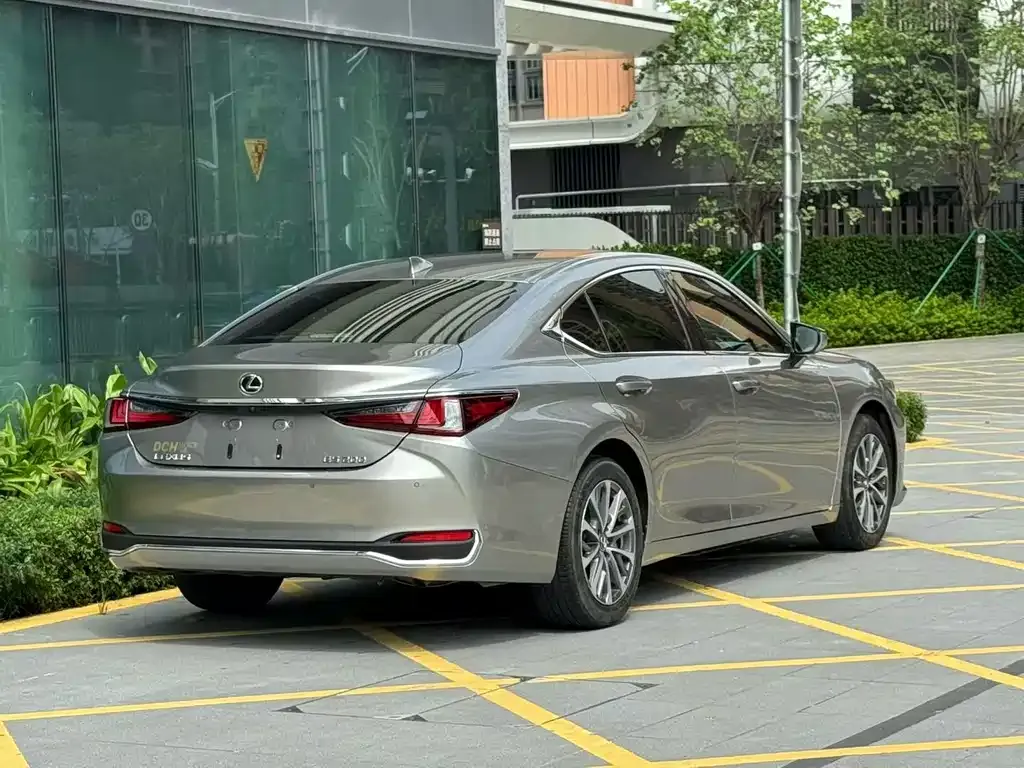 Lexus ES — фото 2