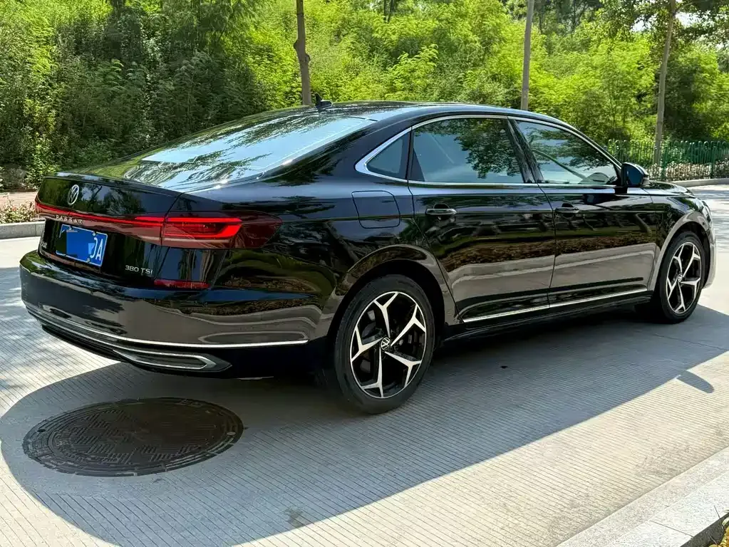 Volkswagen Passat — фото 8