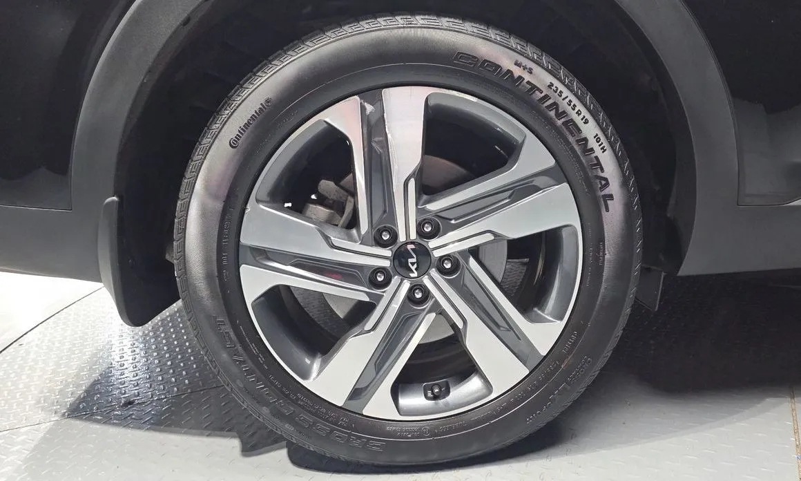 Kia Sorento — фото 7
