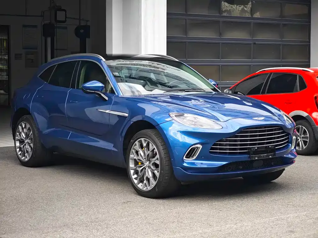 Aston Martin DBX — фото 8