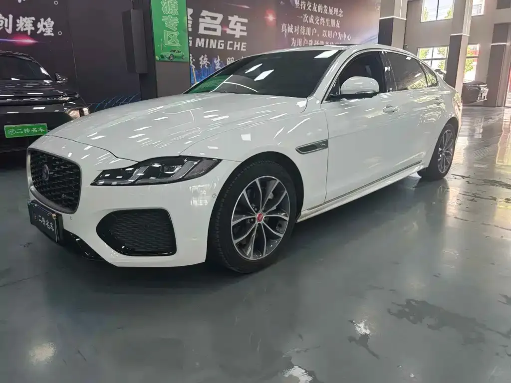 Jaguar XFL — фото 1