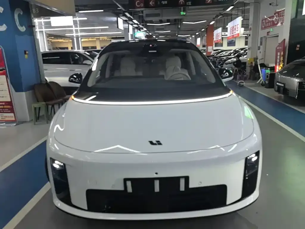 Li Auto Li i8 — фото 8