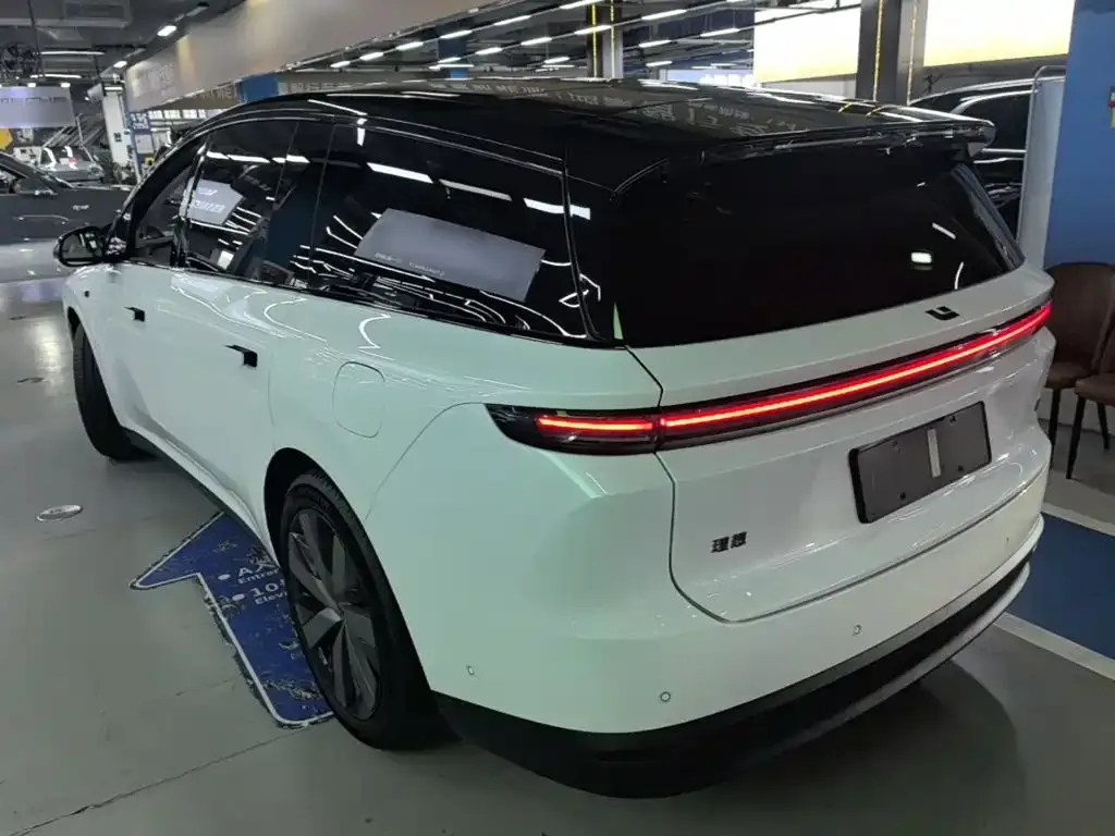 Li Auto Li i8 — фото 6