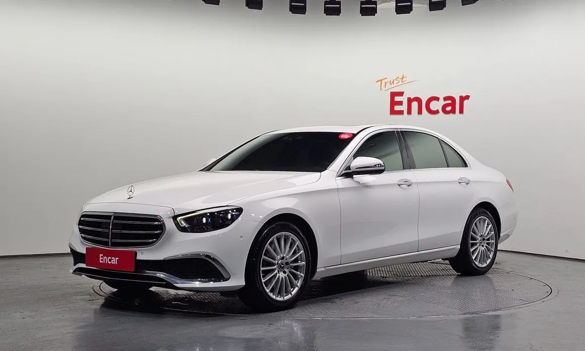 Mercedes-Benz E-Class — фото 1