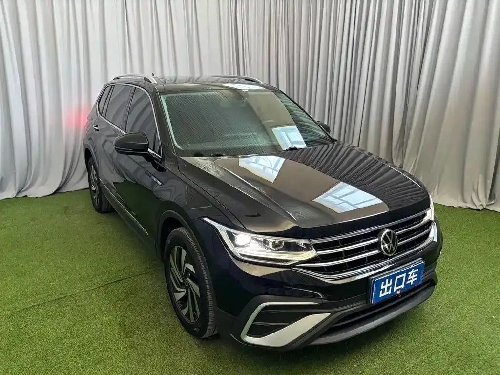 Volkswagen Tiguan L — фото 3