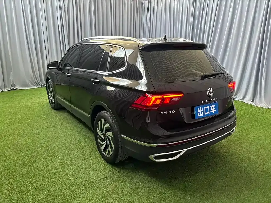Volkswagen Tiguan L — фото 8