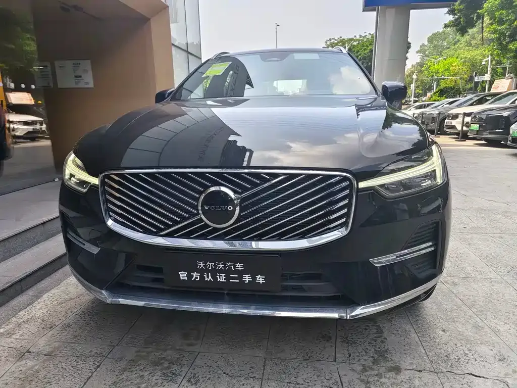 Volvo XC60 — фото 10