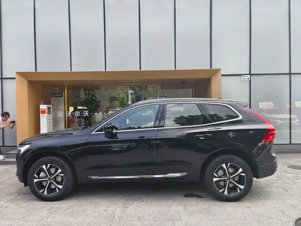Volvo XC60 — фото 2