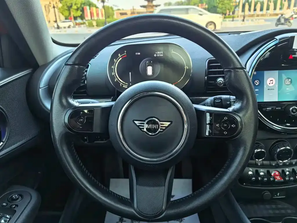 MINI Clubman — фото 10