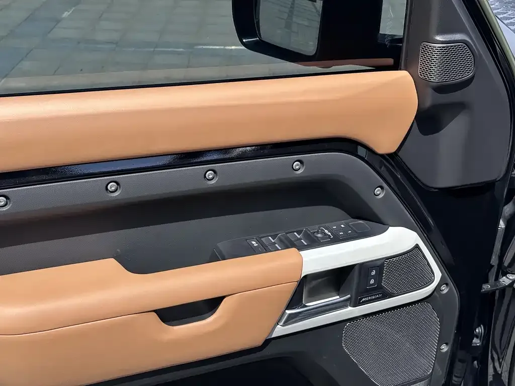 Land Rover Defender — фото 3