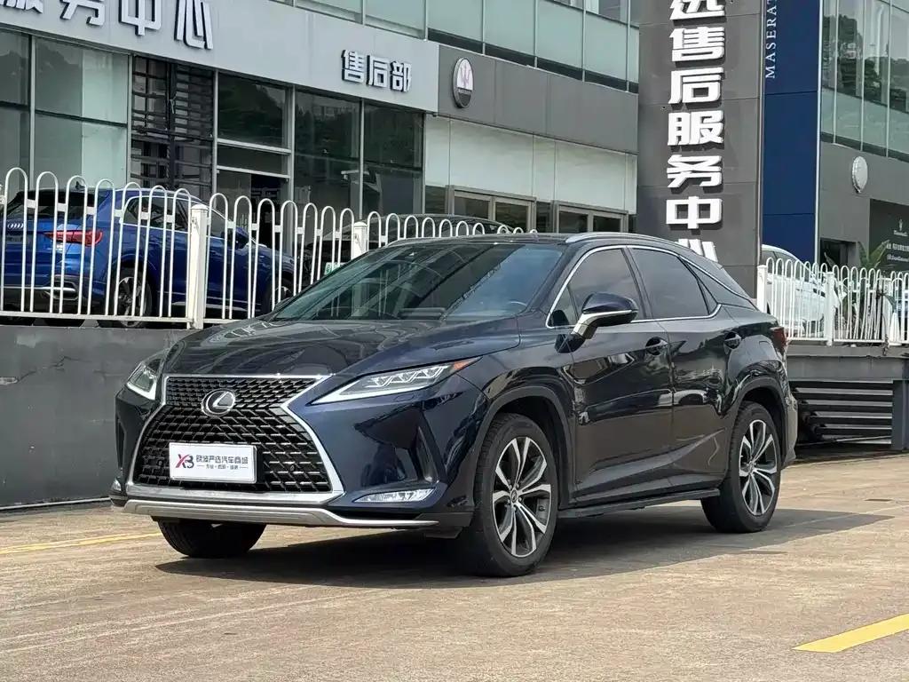 Lexus RX — фото 1