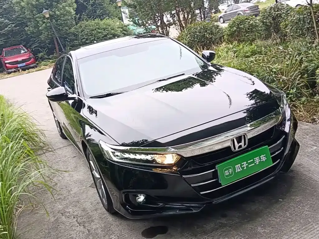 Honda Accord — фото 10