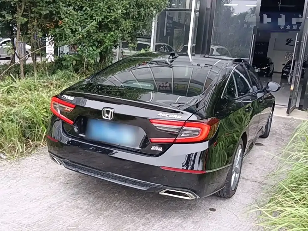Honda Accord — фото 8