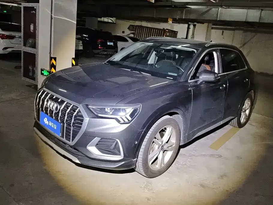 Audi Q3 — фото 1