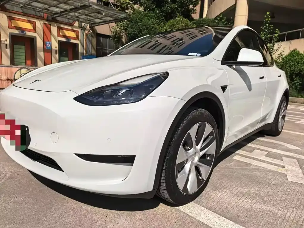 Tesla Model Y — фото 5