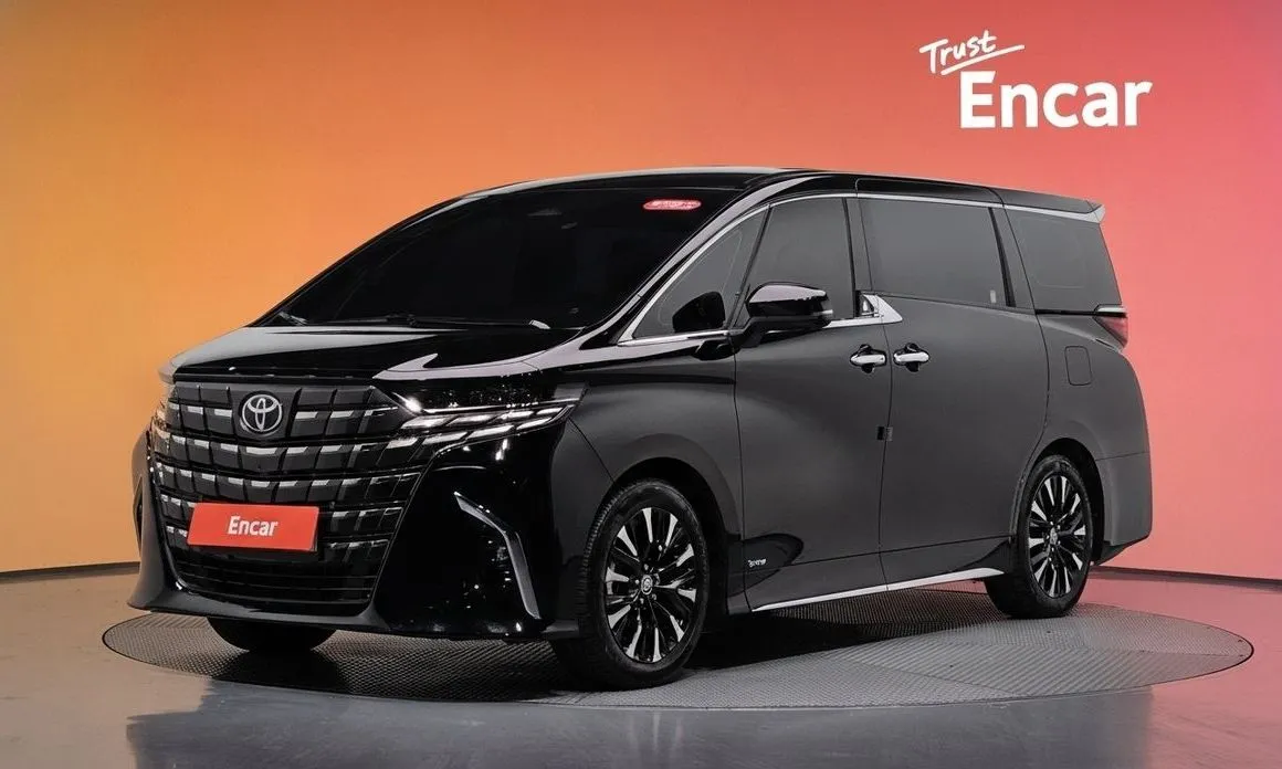 Toyota Alphard — фото 1