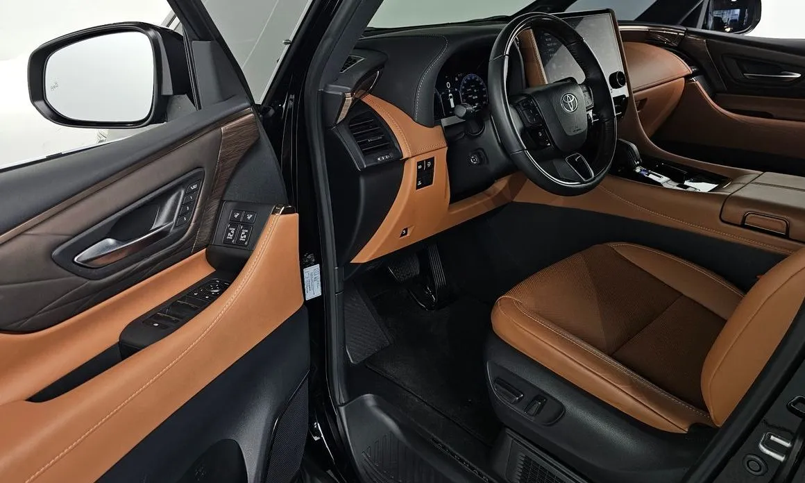 Toyota Alphard — фото 10