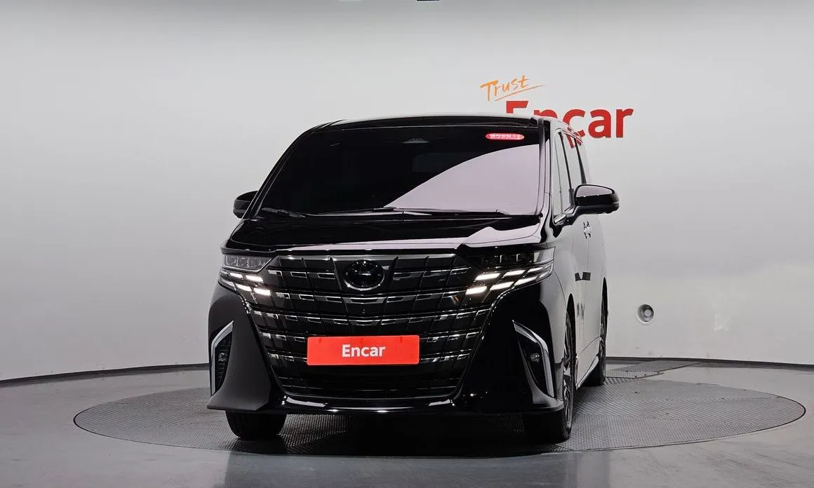 Toyota Alphard — фото 4
