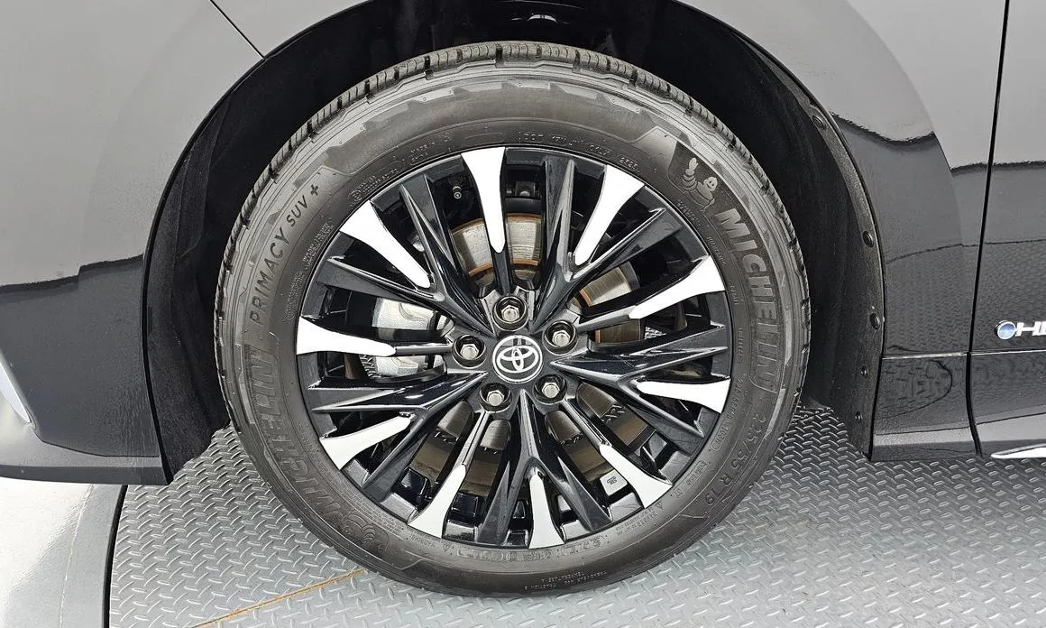 Toyota Alphard — фото 7