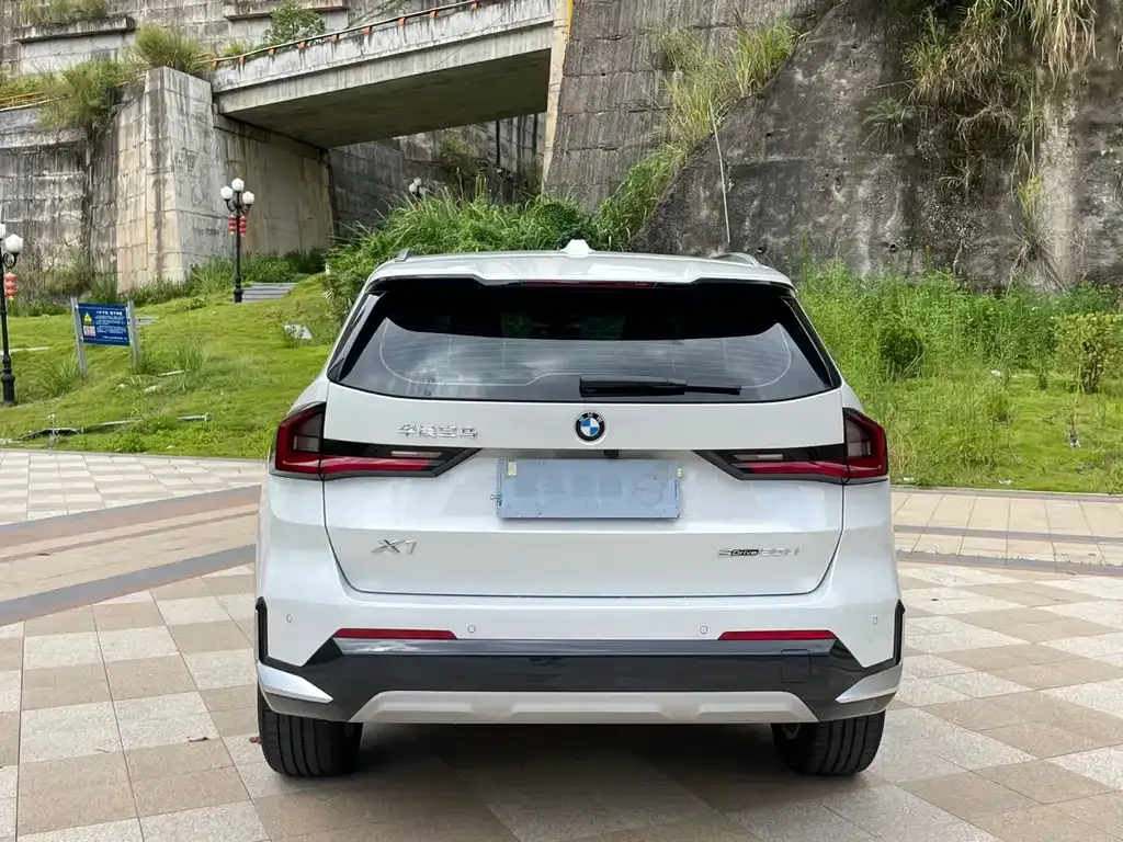 BMW X1 — фото 10