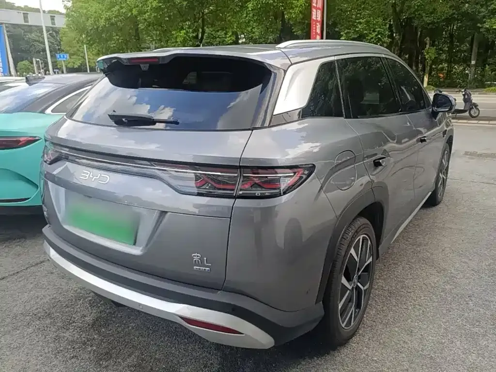 BYD L DM-i — фото 6