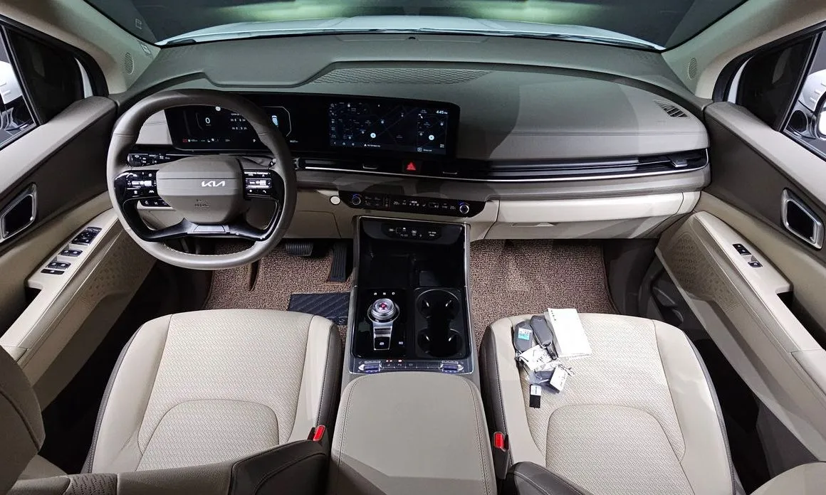 Kia Carnival — фото 10