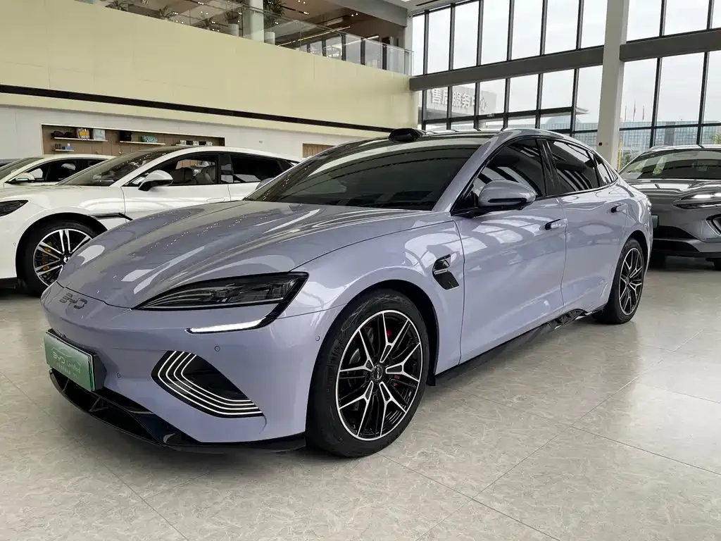BYD Seal — фото 1